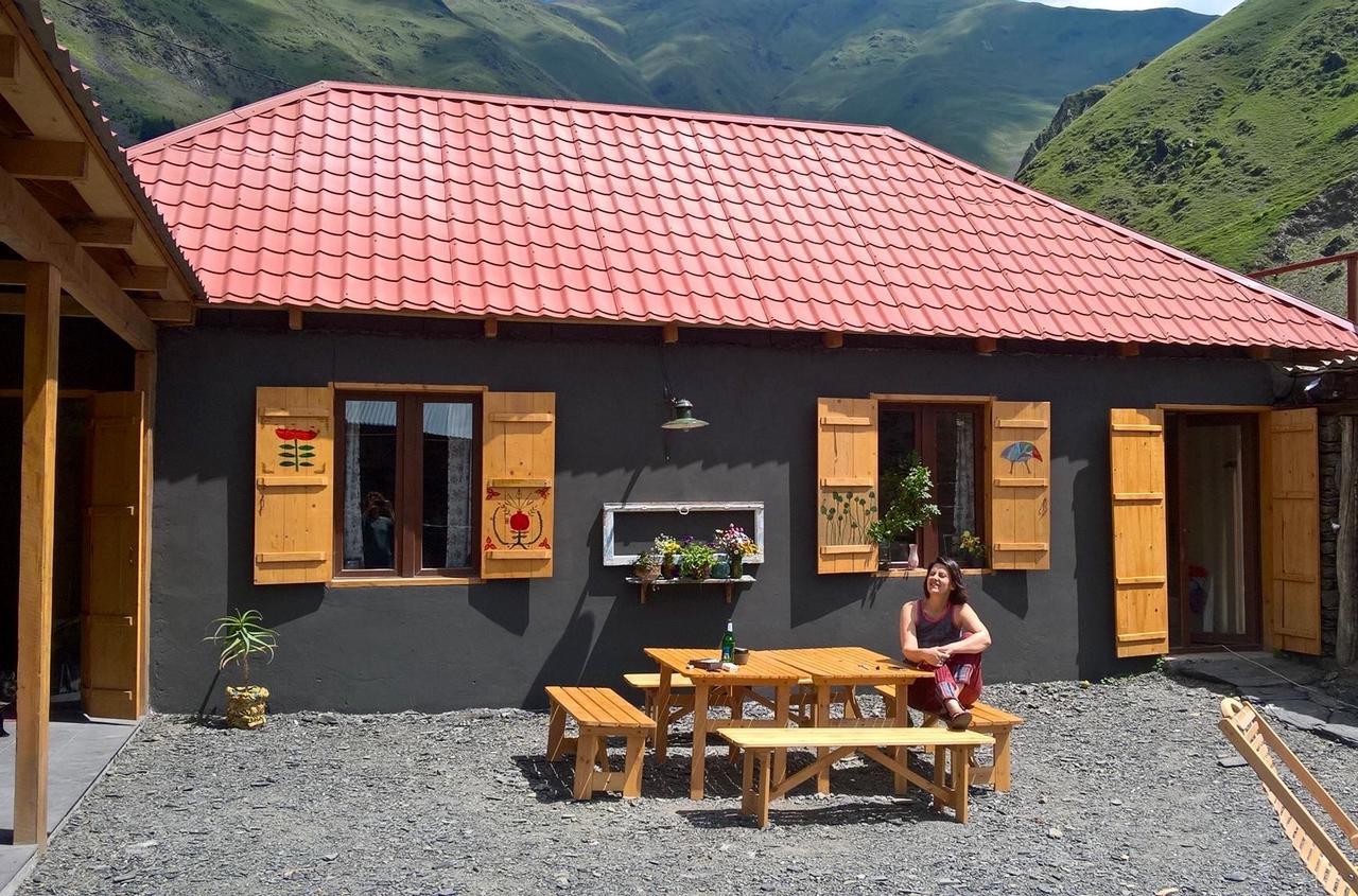Sno House In Kazbeg Hotel Exterior foto