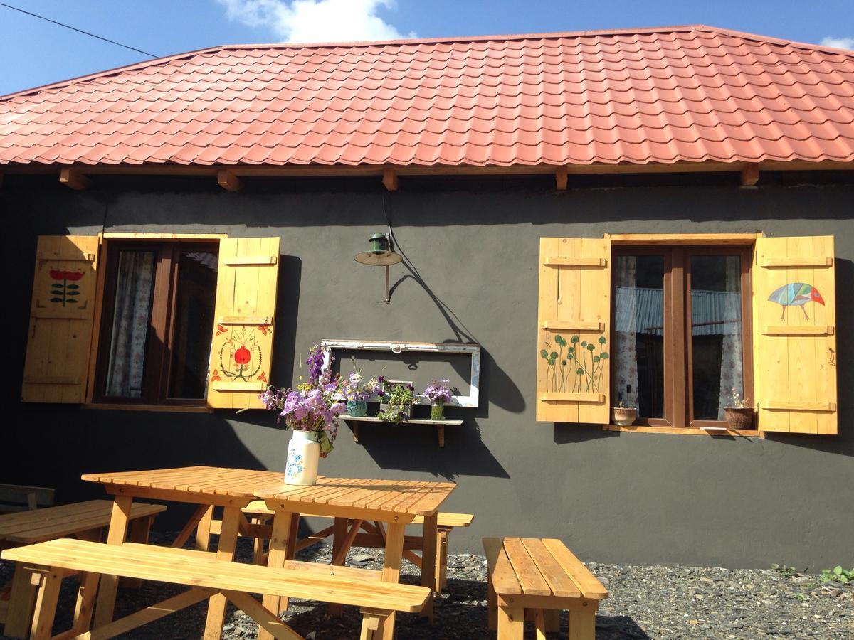 Sno House In Kazbeg Hotel Exterior foto