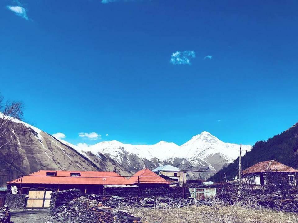 Sno House In Kazbeg Hotel Exterior foto