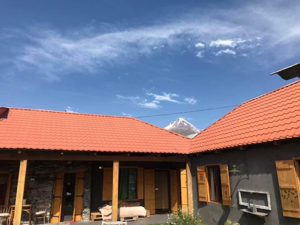 Sno House In Kazbeg Hotel Exterior foto