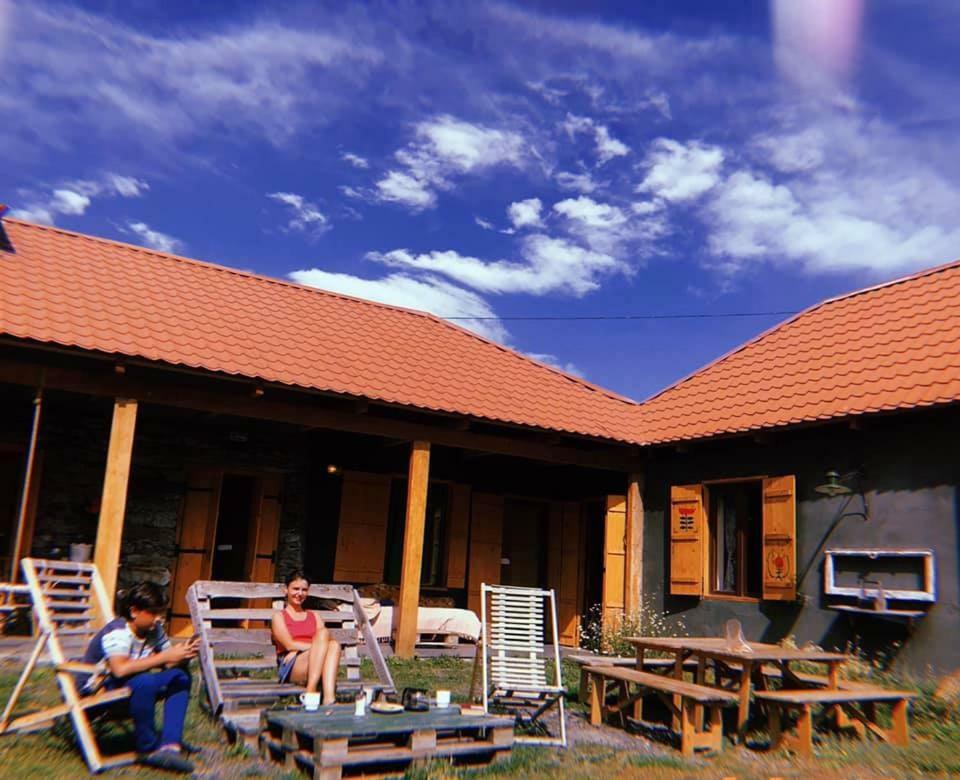 Sno House In Kazbeg Hotel Exterior foto